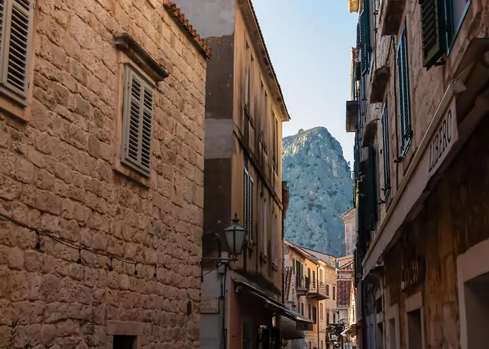 Loncar-2 By Interhome Appartement Pisak