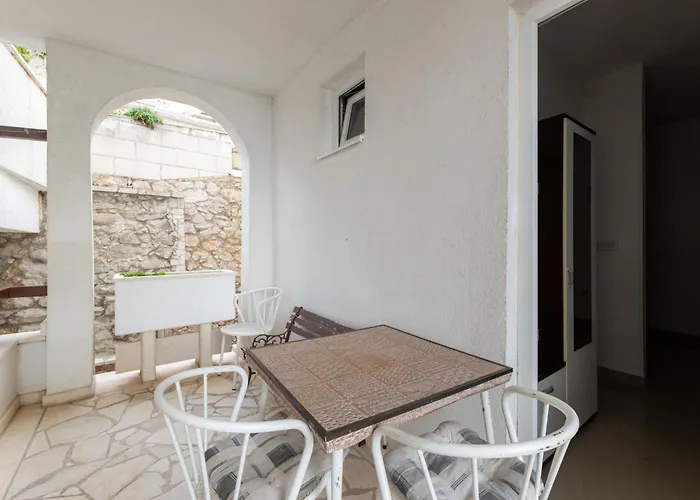 Loncar-2 By Interhome Appartement *